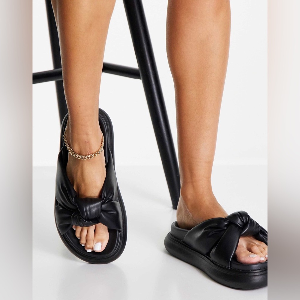 ASOS DESIGN Faster chunky knotted flat sandals in black size US 9 - UK 7